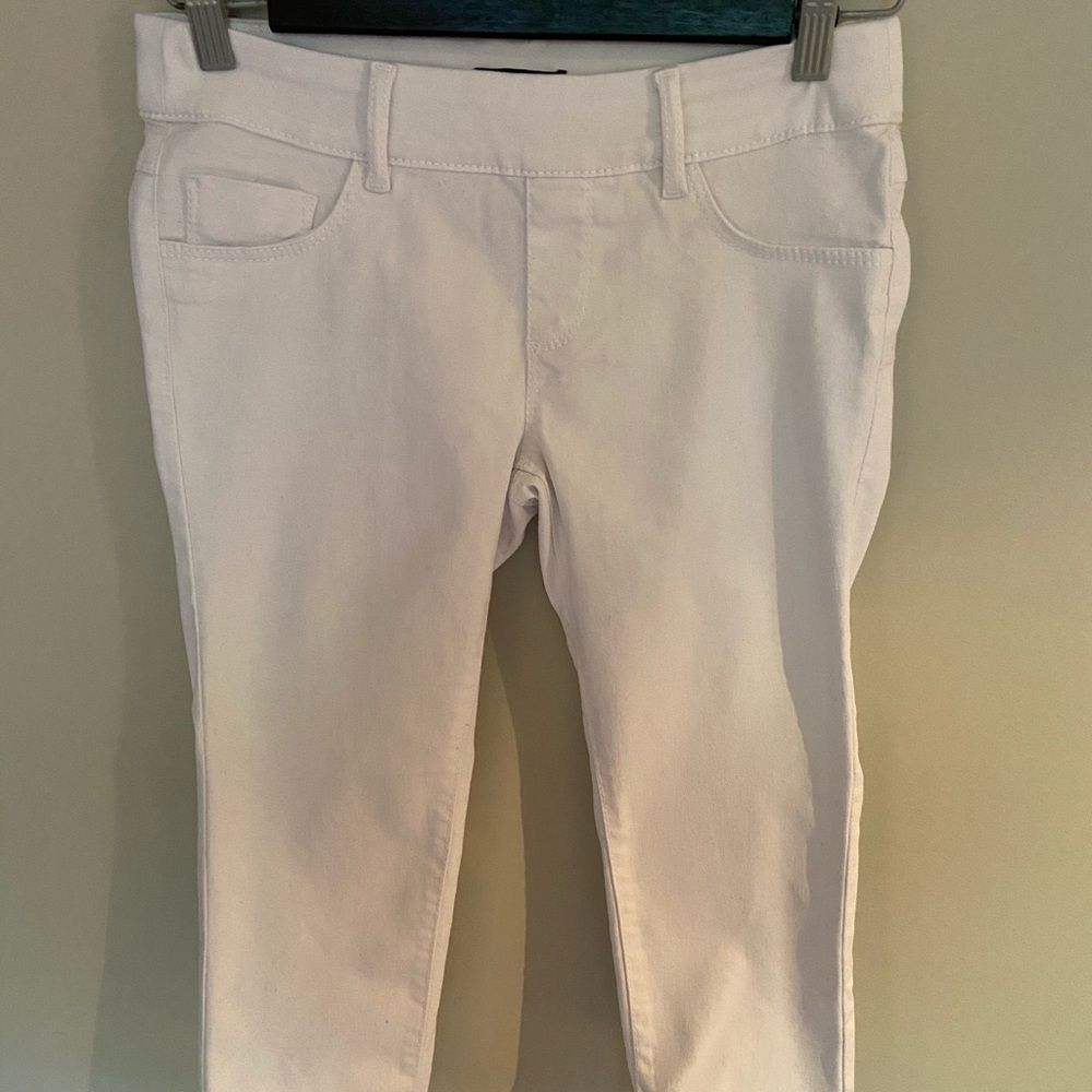 Suki Jeans White Capris